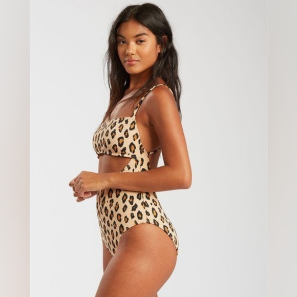 Billabong one piece bathing suit - Picture 2 of 5